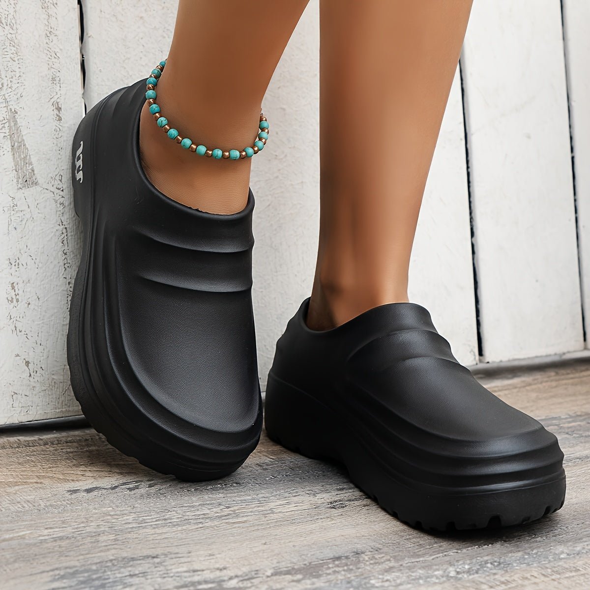 Orla | Women’s Orthopedic Waterproof Clogs