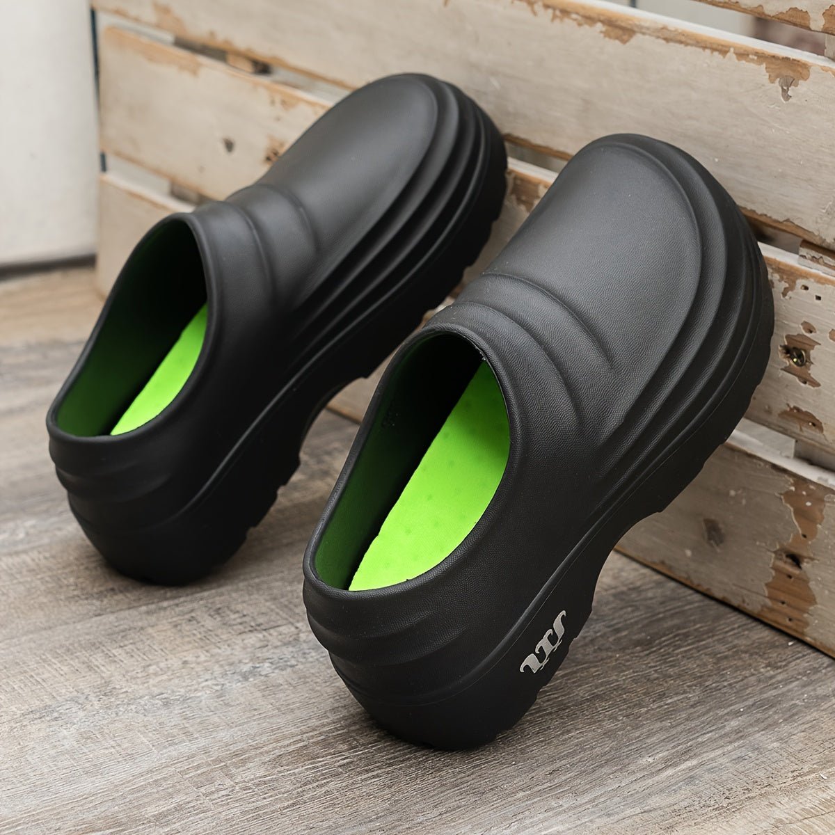 Orla | Women’s Orthopedic Waterproof Clogs
