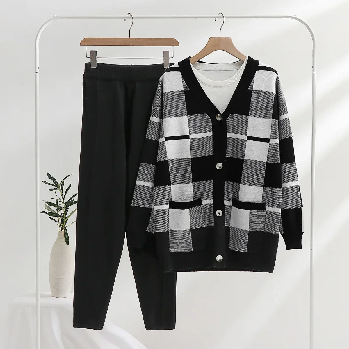 Zyrell | Women’s 3-Piece Plaid Knit Set