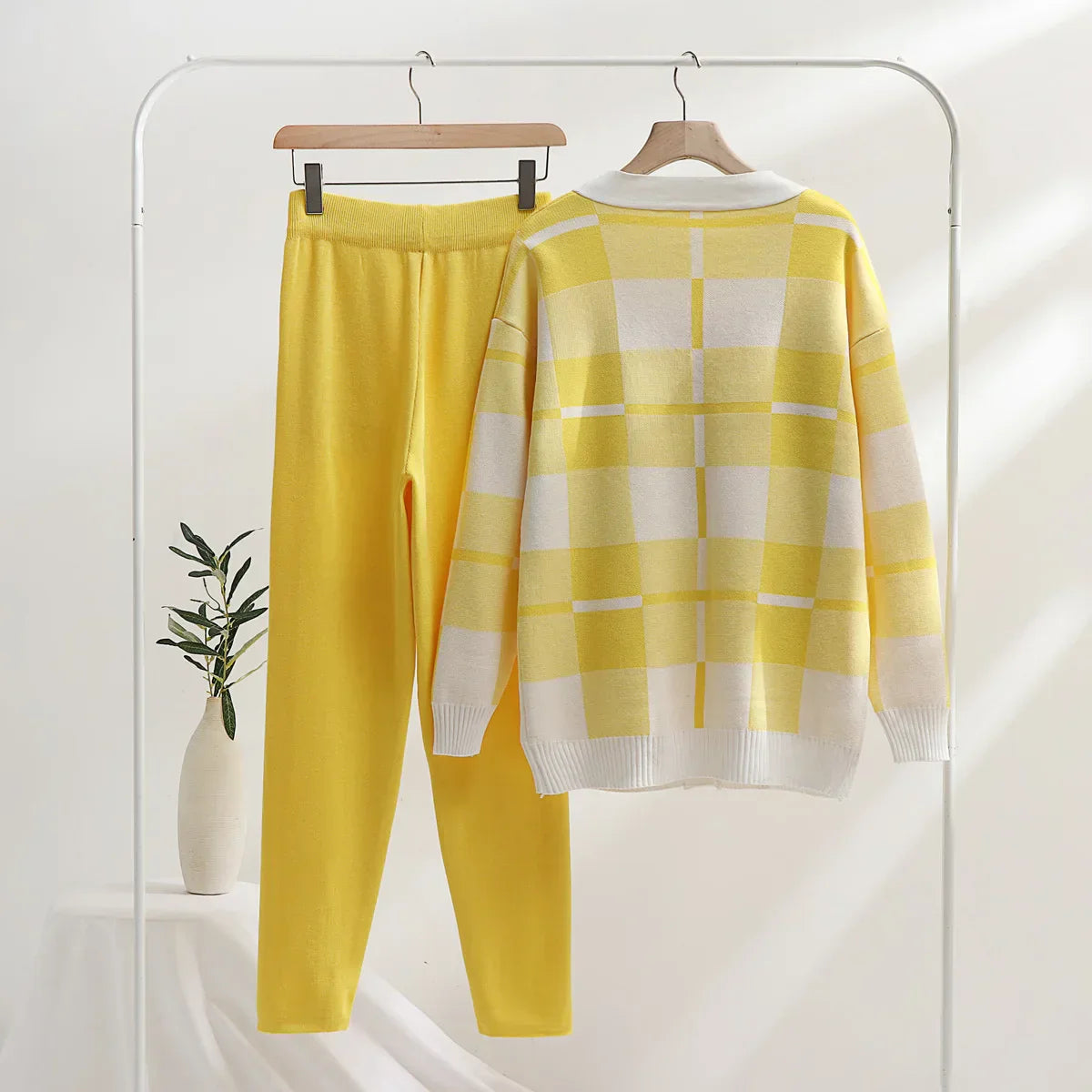 Zyrell | Women’s 3-Piece Plaid Knit Set